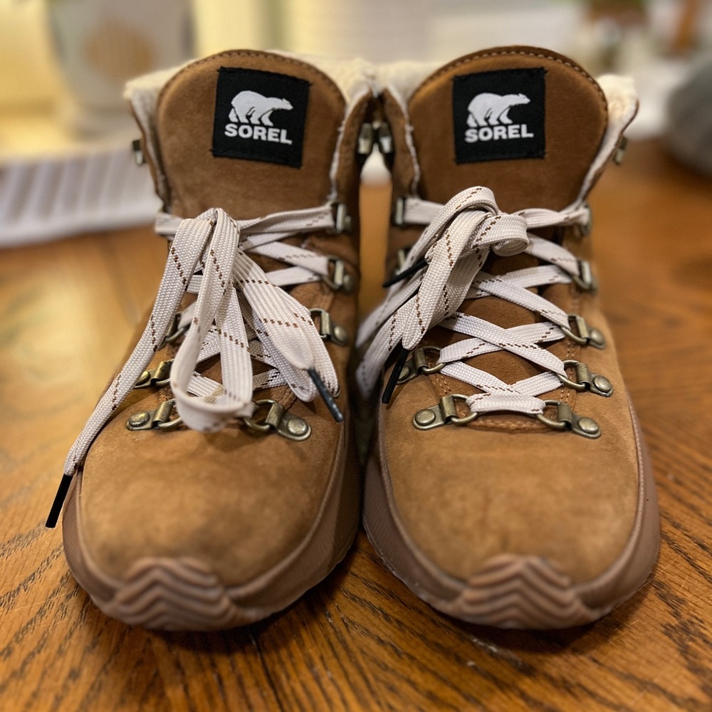 Sorel waterproof and winter boots size 8
